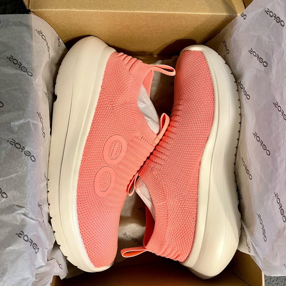 NWOT: Oofos OOmy Zen